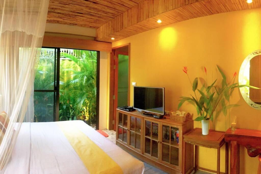 Amantara Villa, Private Beachfront 4 Bedrooms Villa Krabi town