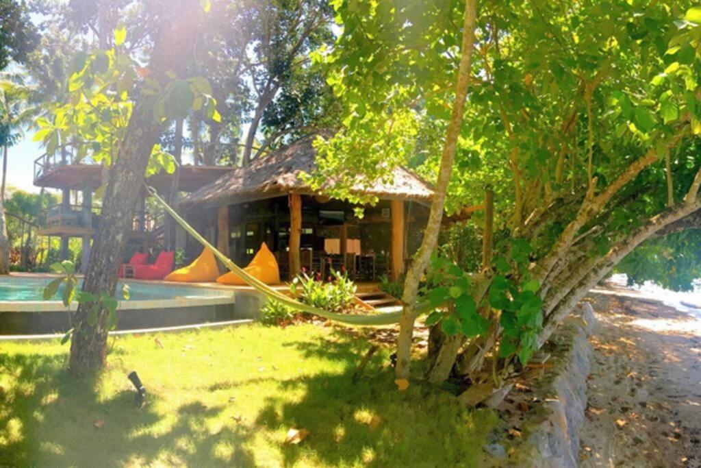 Amantara Villa, Private Beachfront 4 Bedrooms * Krabi town