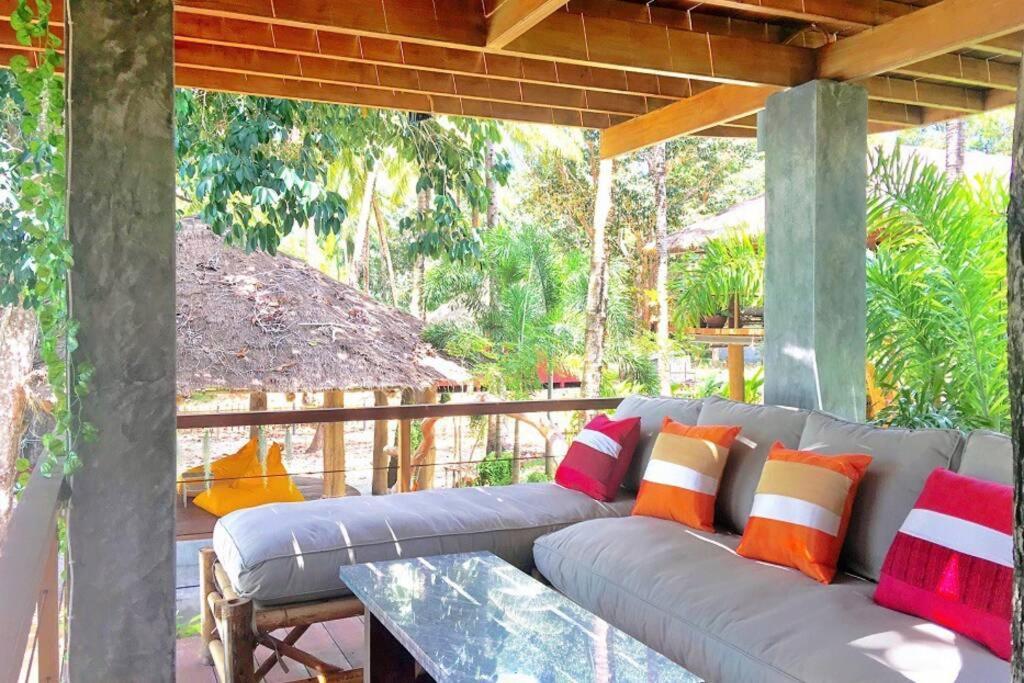 Amantara Villa, Private Beachfront 4 Bedrooms Krabi town